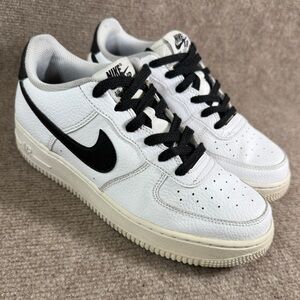 Nike Air Force 1 Low (GS) Kids 7Y Women’s Size 8.5 White Shoes Black Laces AF1